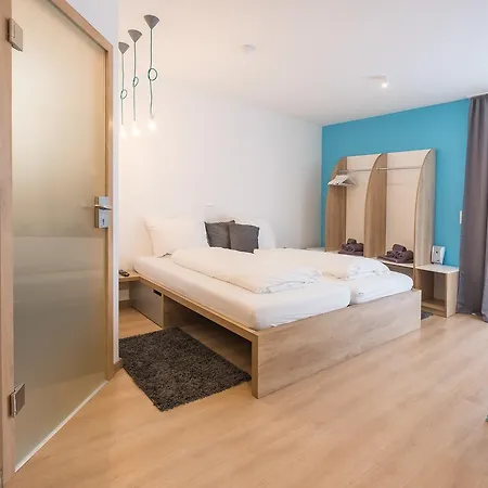 Breitenauer 아파트호텔 3*